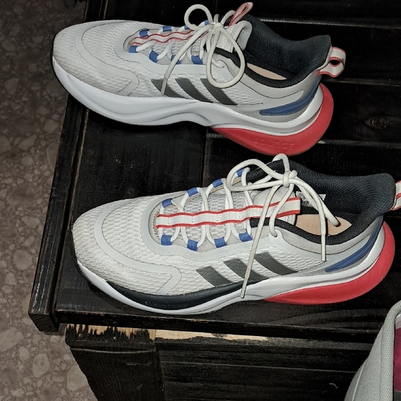 Adidas White and Red Sneakers - Picture 7 of 8